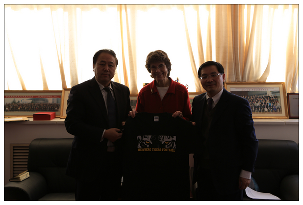 说明: http://www.luojianshan.com/news/photo/2013-032502.jpg