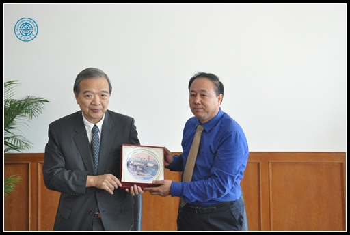 说明: http://www.luojianshan.com/news/photo/2013-10100174.jpg